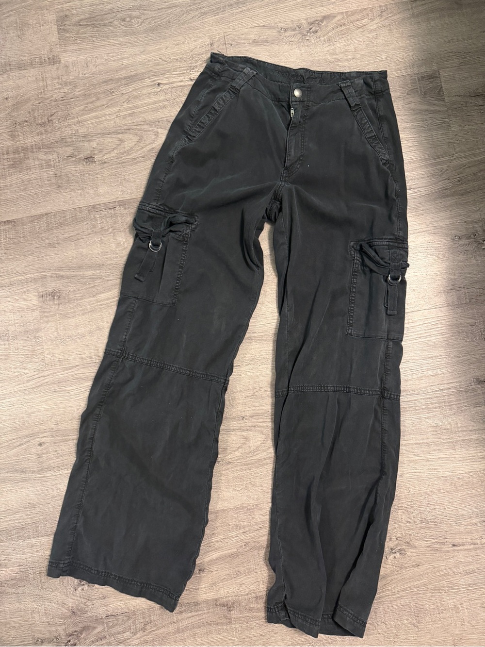 American Eagle Black Cargo Pants with stretch